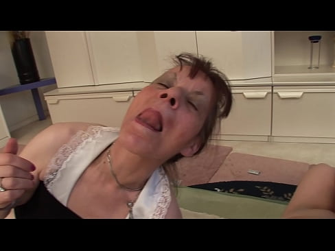 ❤️ Zwei Großmütter und ein Großvater haben einen Dreier ☑ Anal porn bei porn de.dewporn.ru ️❤
