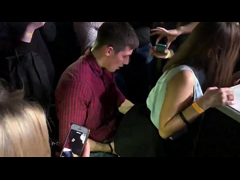 ❤️ Echter Sex in einem russischen Nachtclub. 18-jährige russische Mädchen in den Anus und Vagina gefickt in einem Nachtclub ☑ Anal porn bei porn de.dewporn.ru ️❤