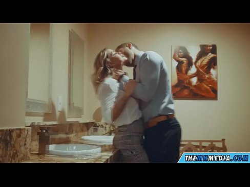 ❤️ Wenn eine vollbusige Blondine dich in einer öffentlichen Toilette verführt ☑ Anal porn bei porn de.dewporn.ru ️❤